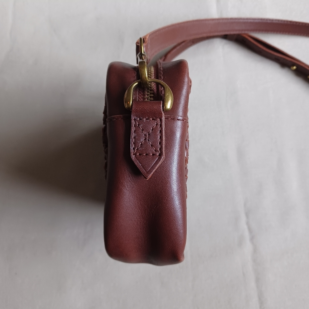 HP•Madewel Transport Camera Bag: Crochet Leather Edition - Picture 9 of 14